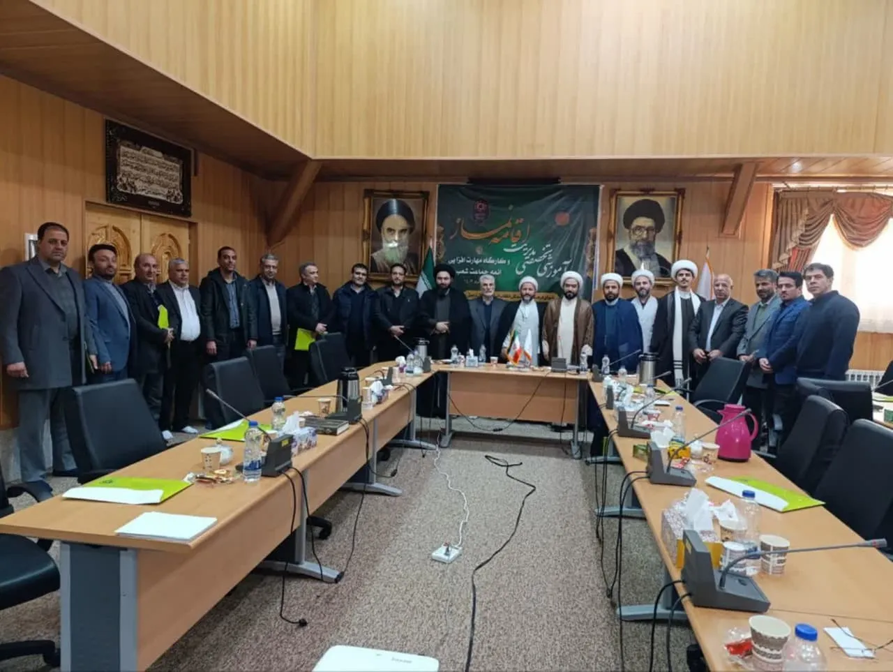دوره اموزشی مدیریت اقامه نماز بنیاد مسکن استان اردبیل
