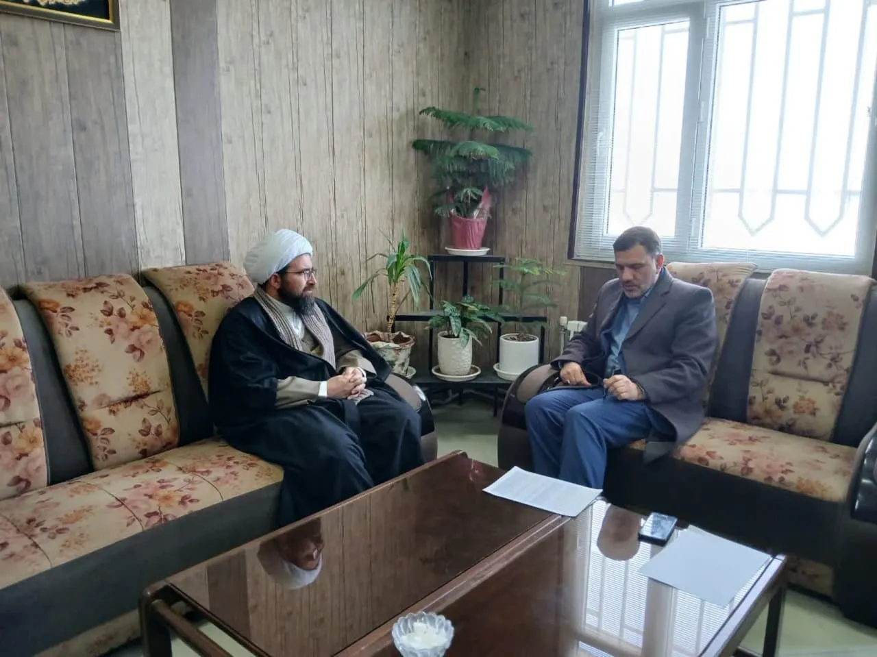 مدیر ستاد اقامه نماز استان مرکزی با رئیس آموزش و پرورش ناحیه یک اراک دیدار کرد