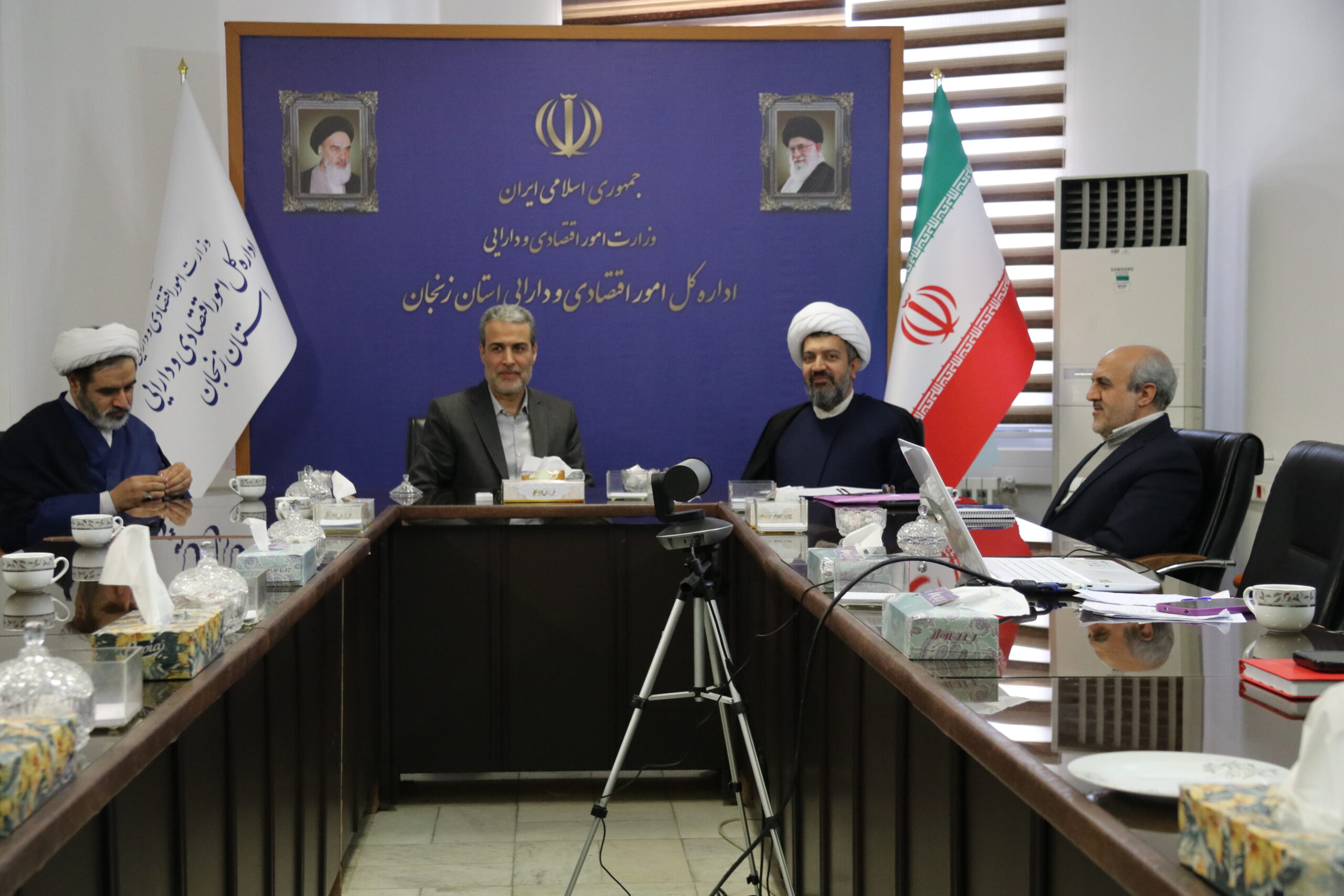 جلسه شورای اقامه نماز اداره کل امور اقتصادی و دارایی استان زنجان برگزار شد
