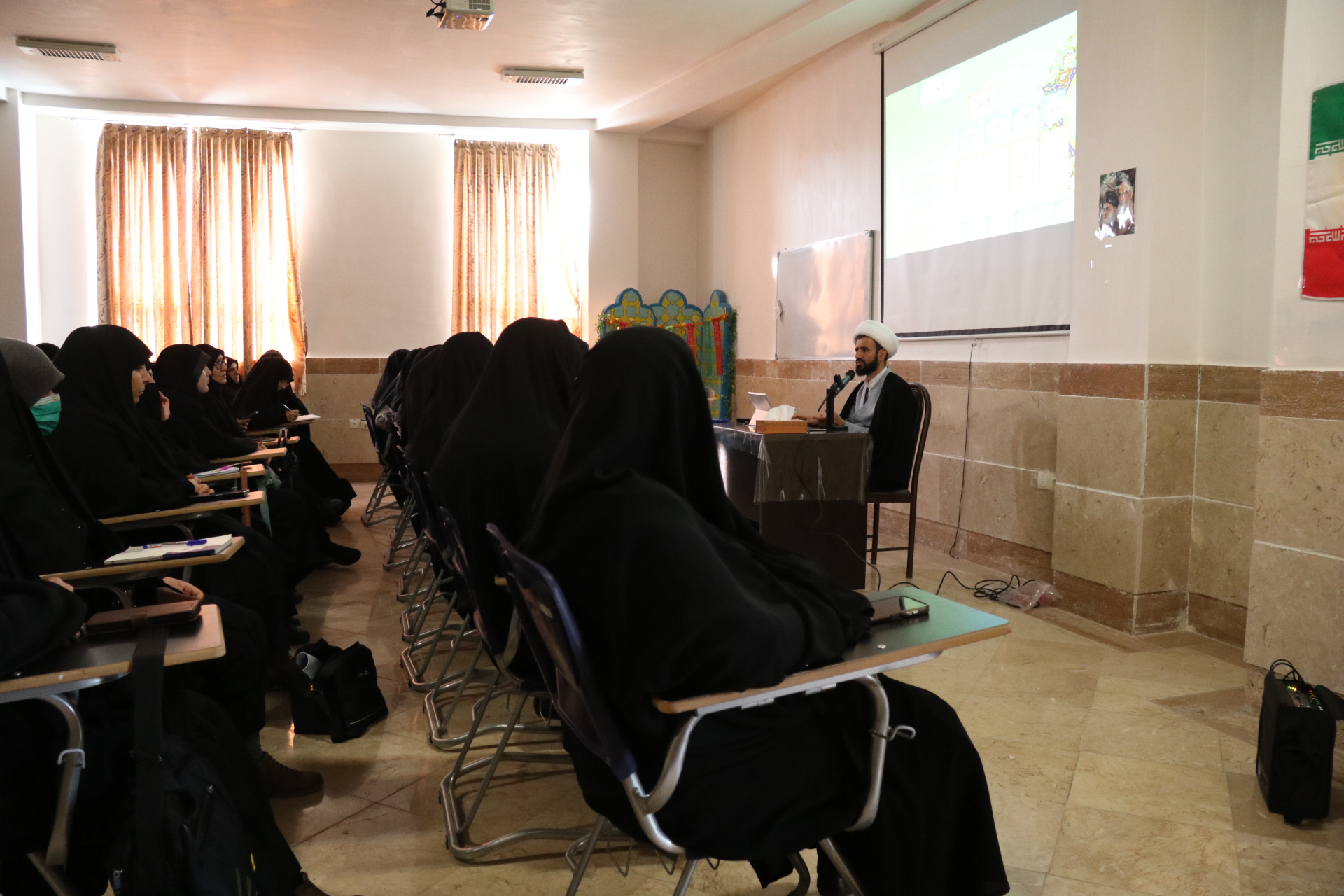 دوره تخصصی آموزش نمازی حوزه خدیجه کبرای خواهران زنجان برگزار شد