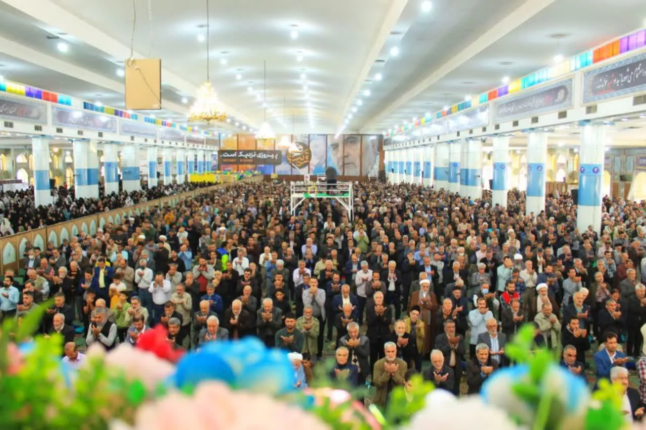 اقامه نماز جمعه کرمان به امامت مدیر ستاد اقامه نماز استان