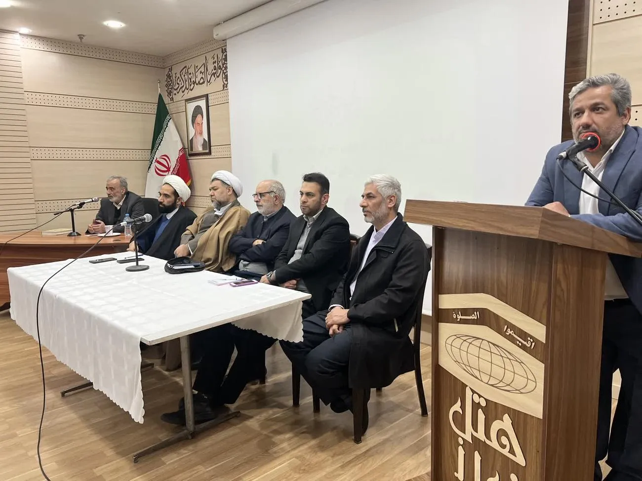 اقامه نماز به دنبال تغییر در افکار، رفتار، آرا و انگیزه دادن به نسل نو در نماز است
