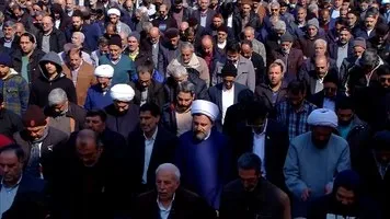 نماز ظهر ۲۲ بهمن اصفهان