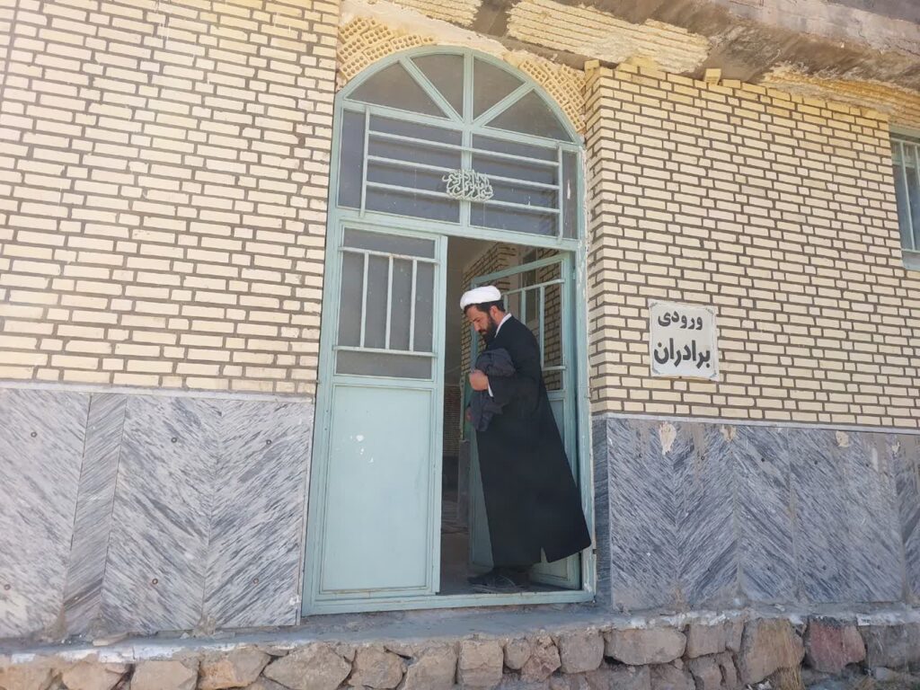 از نمازخانه و مساجد بین راهی شهرستان های فارسان و کوهرنگ بازدید شد