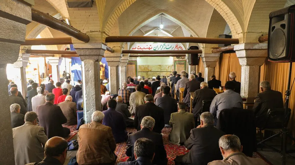 اقامه نماز عید سعید فطر در استان اصفهان