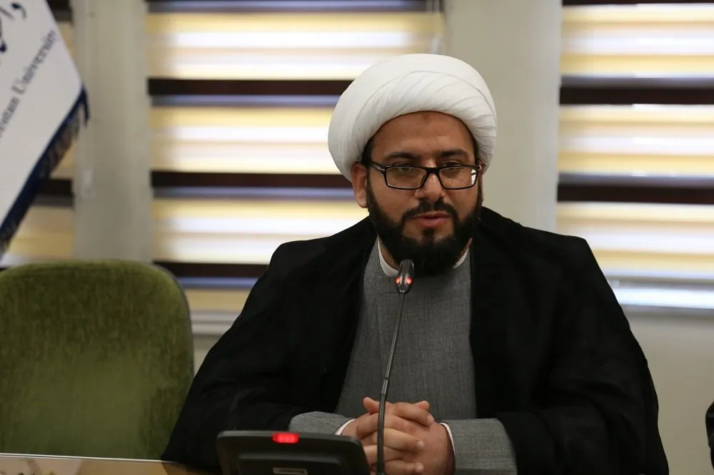 آیین بزرگداشت روز شهدا در دانشگاه لرستان حاضران، با قرائت فاتحه و غبارروبی مزار سه شهید گمنام دانشگاه لرستان، به مقام والای شهیدان سرافراز احترام گذاشتند و بار دیگر با آرمان‌های شهدا، بیعت کردند.