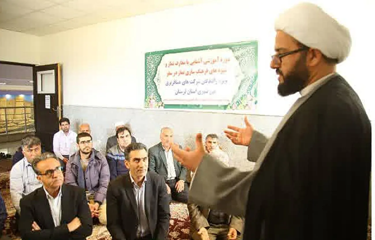 برگزاری دوره آموزشی آشنایی با معارف و شیوه های فرهنگ سازی نماز در سفر ویژه رانندگان مسافربری لرستان