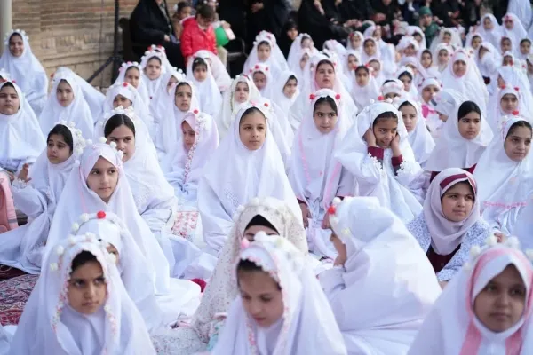 جشن روزه اولیها در قلعه فلکالافلاک خرمآباد