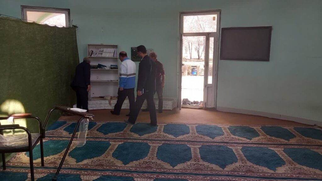 بازدید از نمازخانه‌های داخل شهر و بوستان‌های شهر زنجان