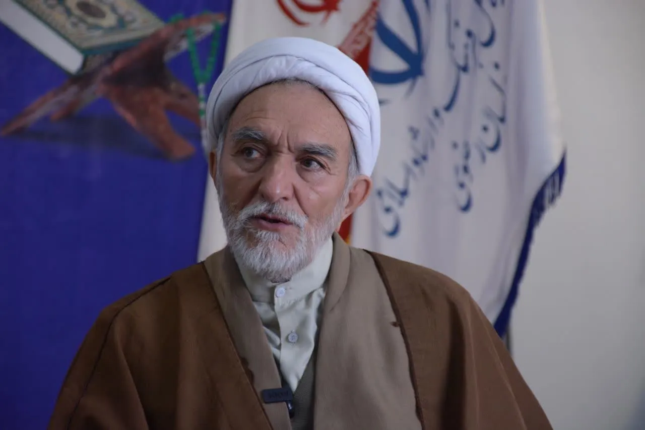 نشست فرهنگی ترویج معارف نماز در نمایشگاه بین المللی قرآن در حرم مطهر رضوی برگزار شد