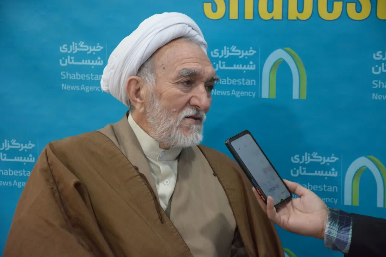 نشست فرهنگی ترویج معارف نماز در نمایشگاه بین المللی قرآن در حرم مطهر رضوی برگزار شد