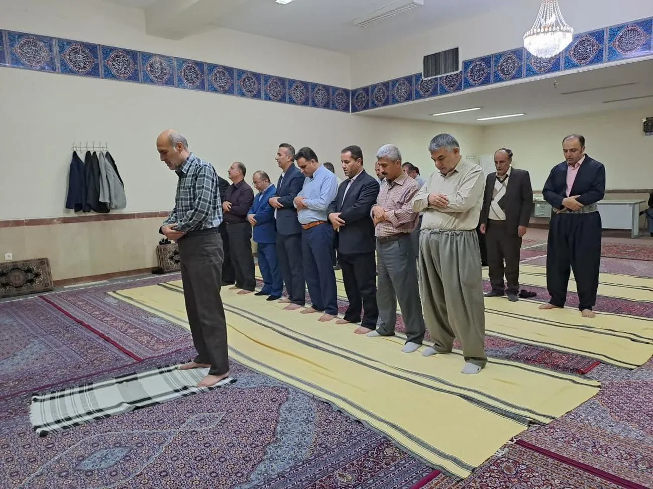 از فعالان نماز در ضیافت افطار مدرسه شاهد سنندج تقدیر شد