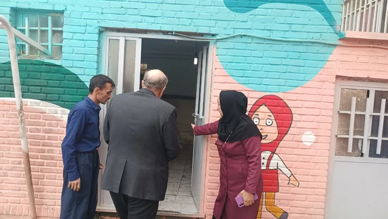 مدیر ستاد اقامه نماز استان کردستان از نمازخانه و سرویسهای بهداشتی مدارس سنندج بازدید کرد