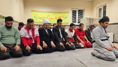 محفل قرآنی، مراسم افطاری و اقامه نماز نجاتگران هلال احمر در گردنه قلعه جی شهرستان سروآباد برگزار شد
