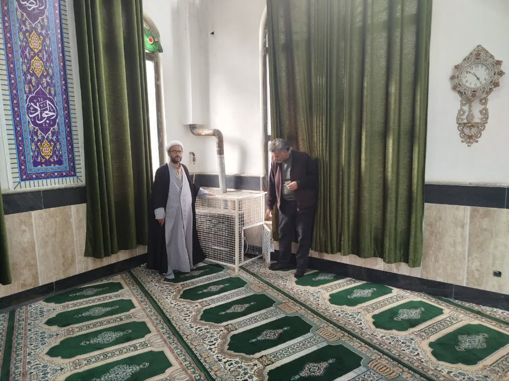 از نمازخانه ها و مجتمع های بین راهی استان همدان بازدید شد.