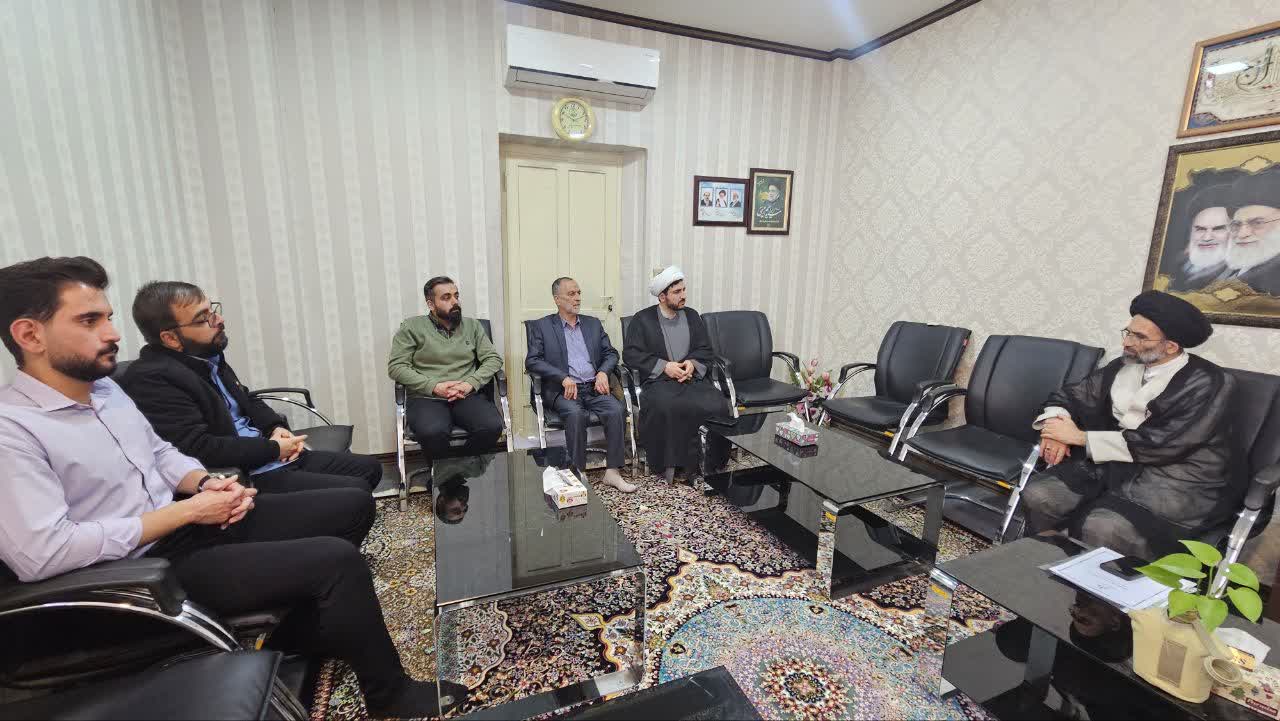 مدیر ستاد اقامه نماز منطقه با نماینده ولی فقیه و امام جمعه شهرستان کاشان دیدار کرد