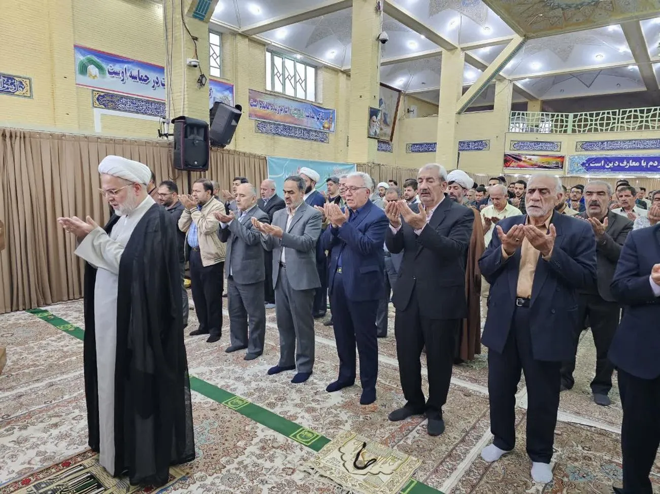 نماز عید سعید فطر در شهرستانهای استان کردستان برگزار شد