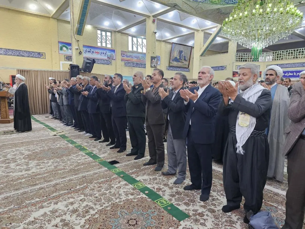 نماز عید سعید فطر در شهرستانهای استان کردستان برگزار شد