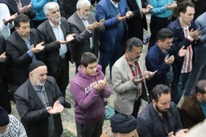 نماز عید سعید فطر با حضور پرشور و گسترده اقشار مختلف در همدان اقامه شد