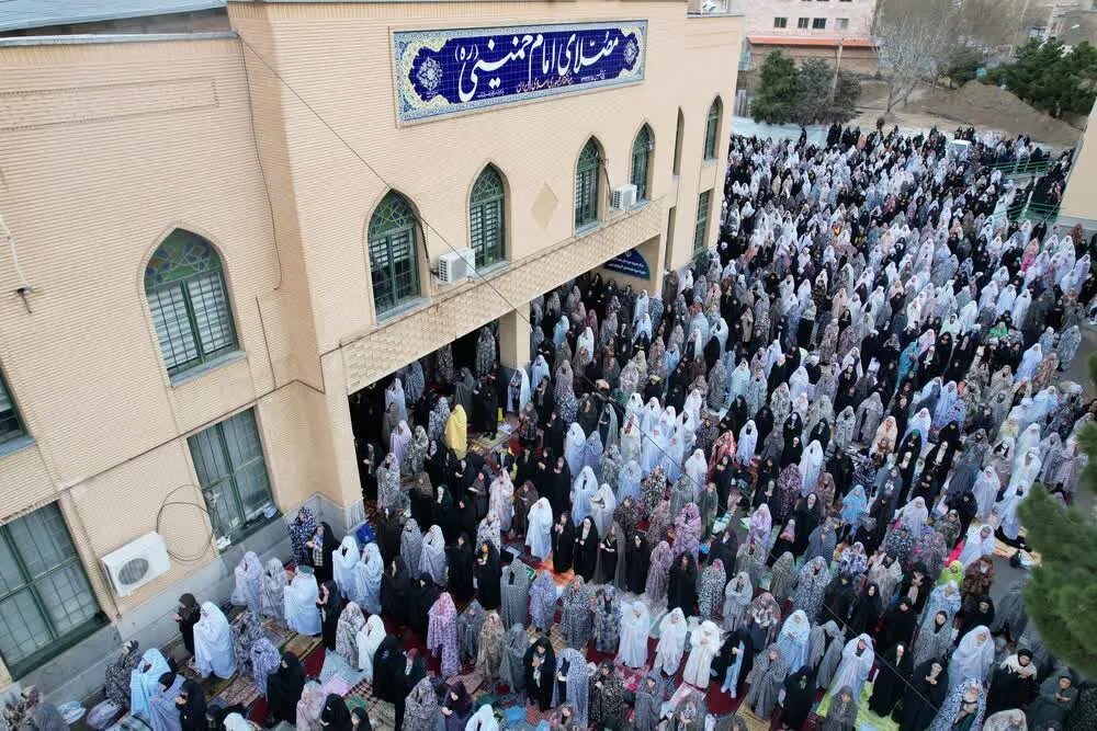 اقامه نماز پرشکوه عید فطر در آذربایجان غربی