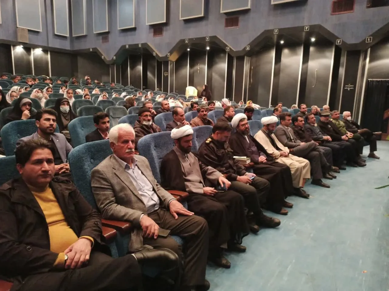 همایش فرهنگی و هنری نماز در شهرستان الیگودرز