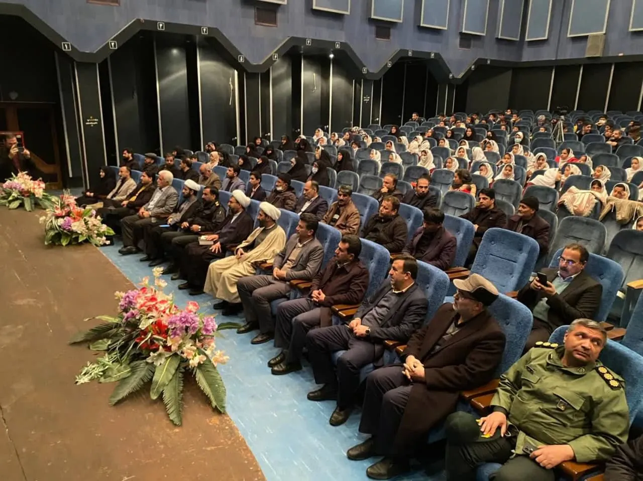 همایش فرهنگی و هنری نماز در شهرستان الیگودرز