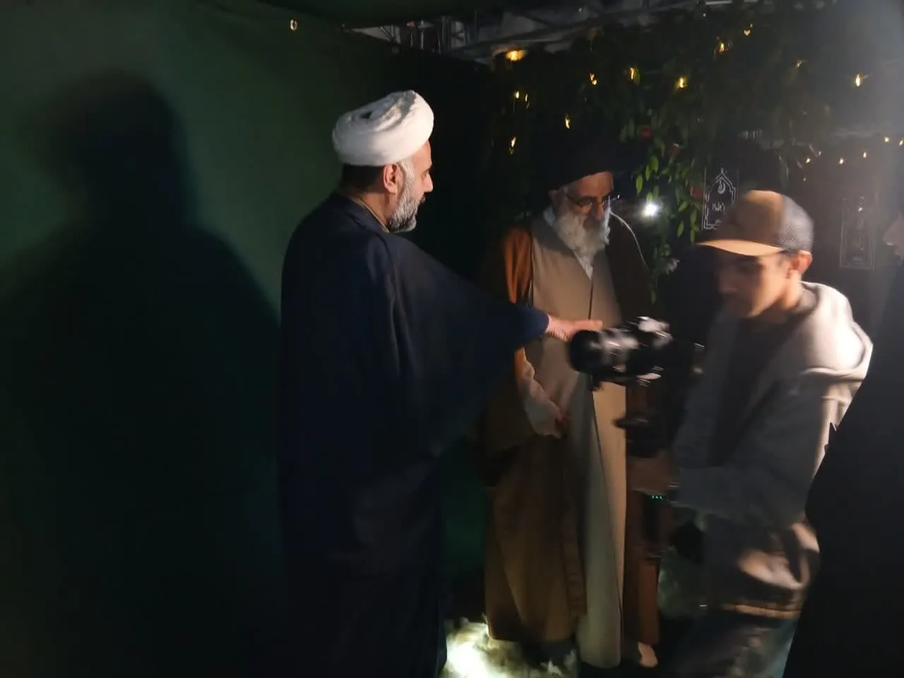 نماینده ولی فقیه استان البرز و مدیران ارشد از غرفههای ستاد اقامه نماز بازدید کردند