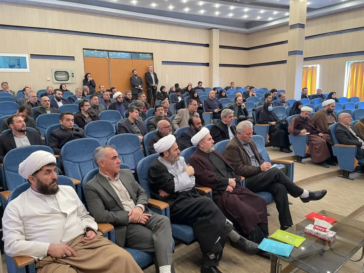 نشست تبیینی-آموزشی دبیران اقامه نماز دستگاههای اجرایی استان آذربایجان غربی برگزار شد