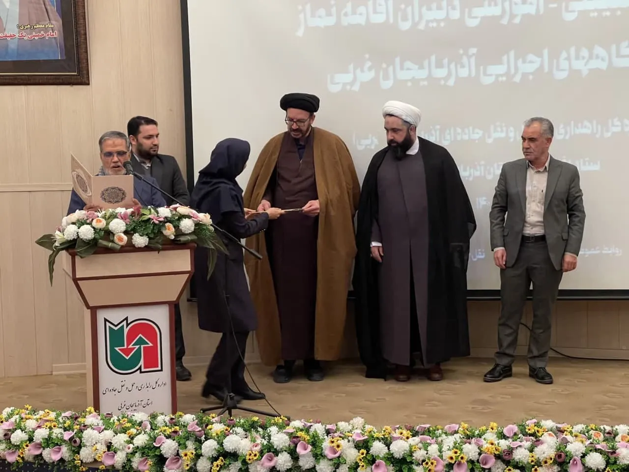 نشست تبیینی-آموزشی دبیران اقامه نماز دستگاههای اجرایی استان آذربایجان غربی برگزار شد