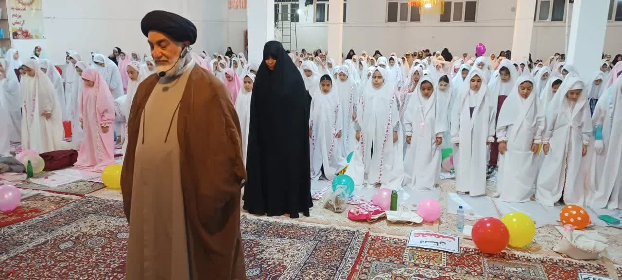 مراسم جشن تکلیف دختران شهرستان ایوان برگزار شد