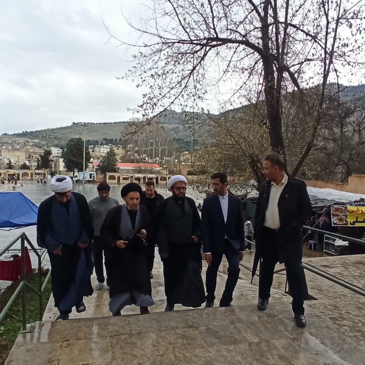 بازدید از نمازخانه‌ تاریخی قلعه فلک الافلاک لرستان