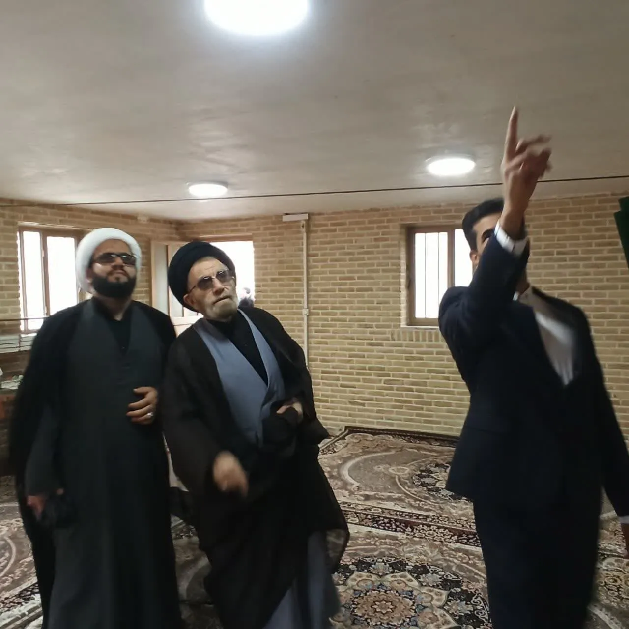 بازدید از نمازخانه تاریخی قلعه فلک الافلاک لرستان