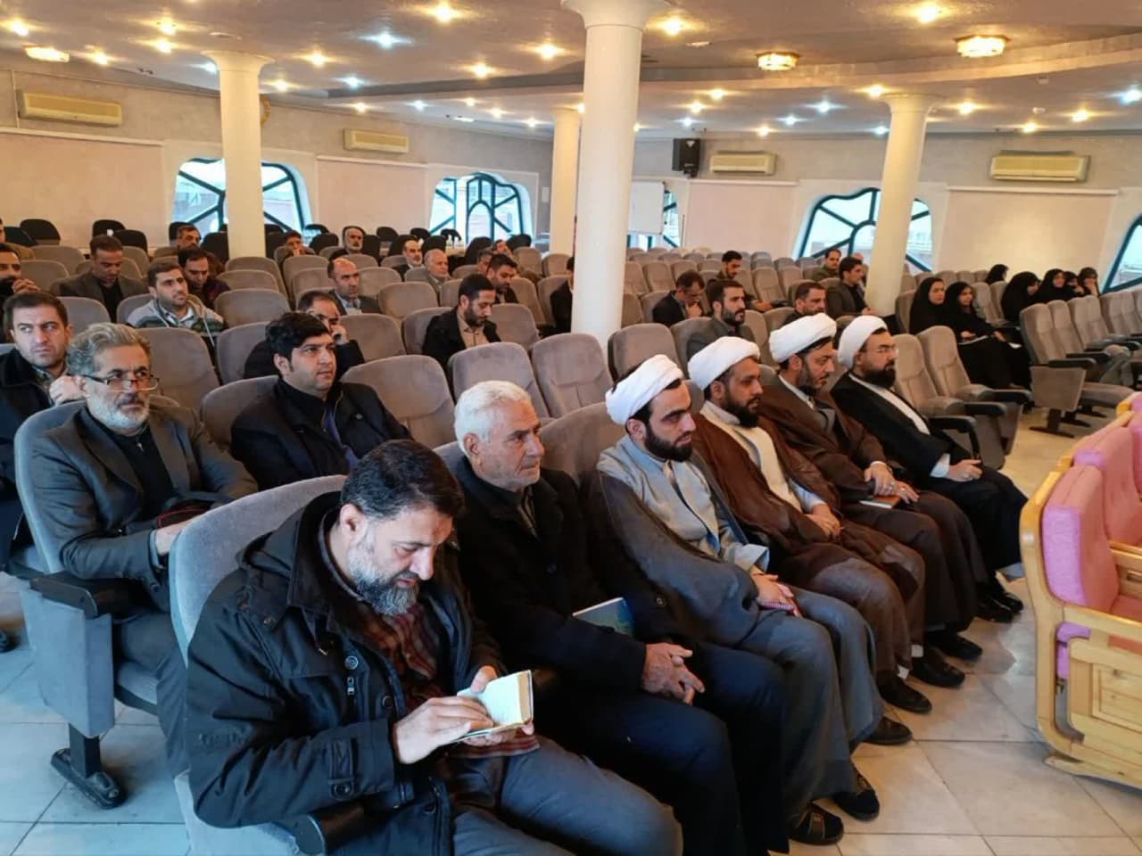 برگزاری جلسه توجیهی و آموزشی دبیران اقامه نماز دستگاه‌های اجرایی استان سمنان