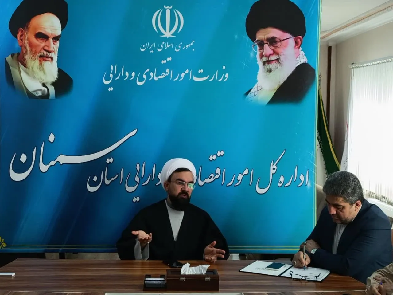 جلسه شورای اقامه نماز اداره کل اقتصادی و دارایی استان سمنان برگزار شد