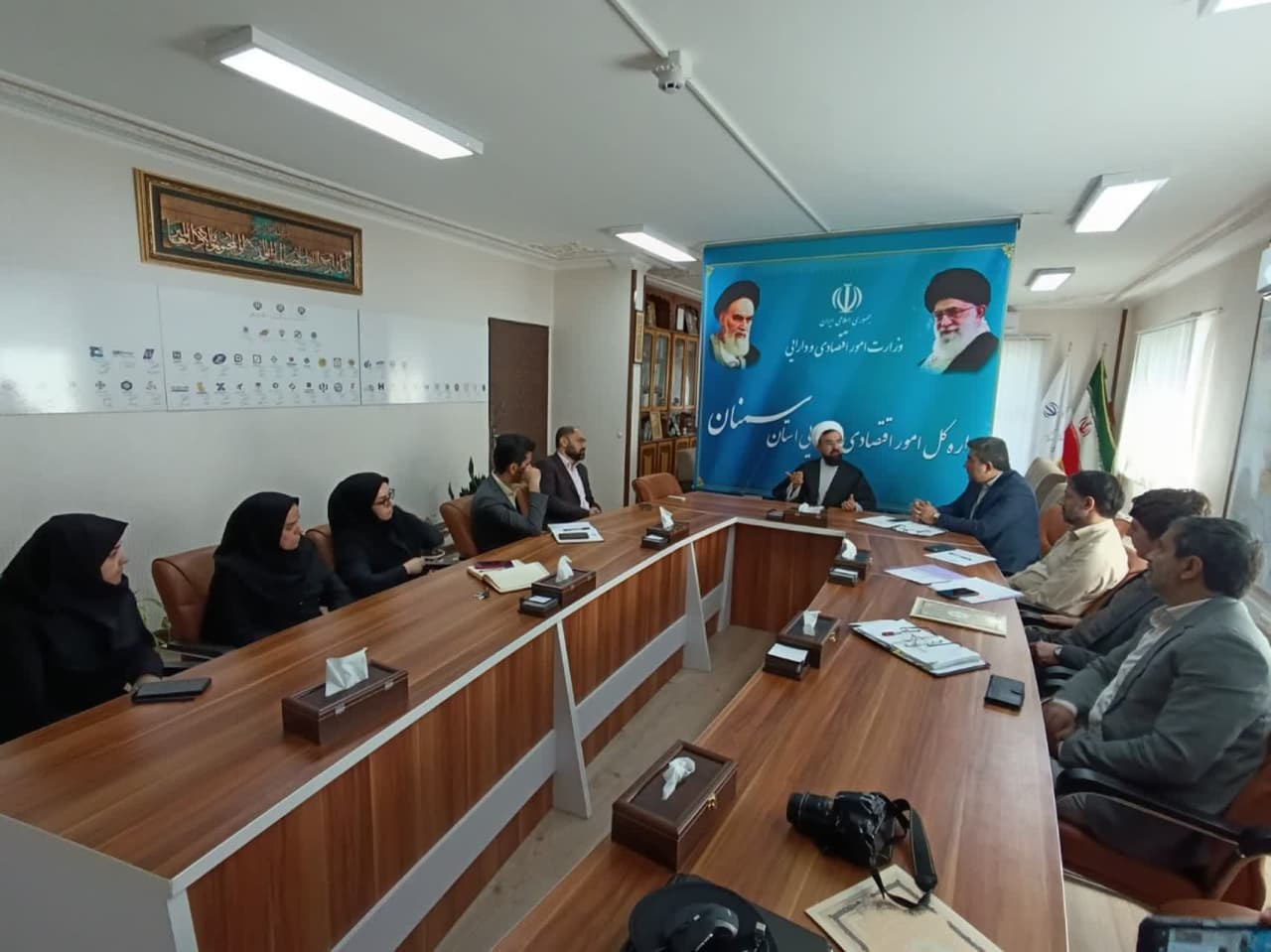 جلسه شورای اقامه نماز اداره کل اقتصادی و دارایی استان سمنان برگزار شد