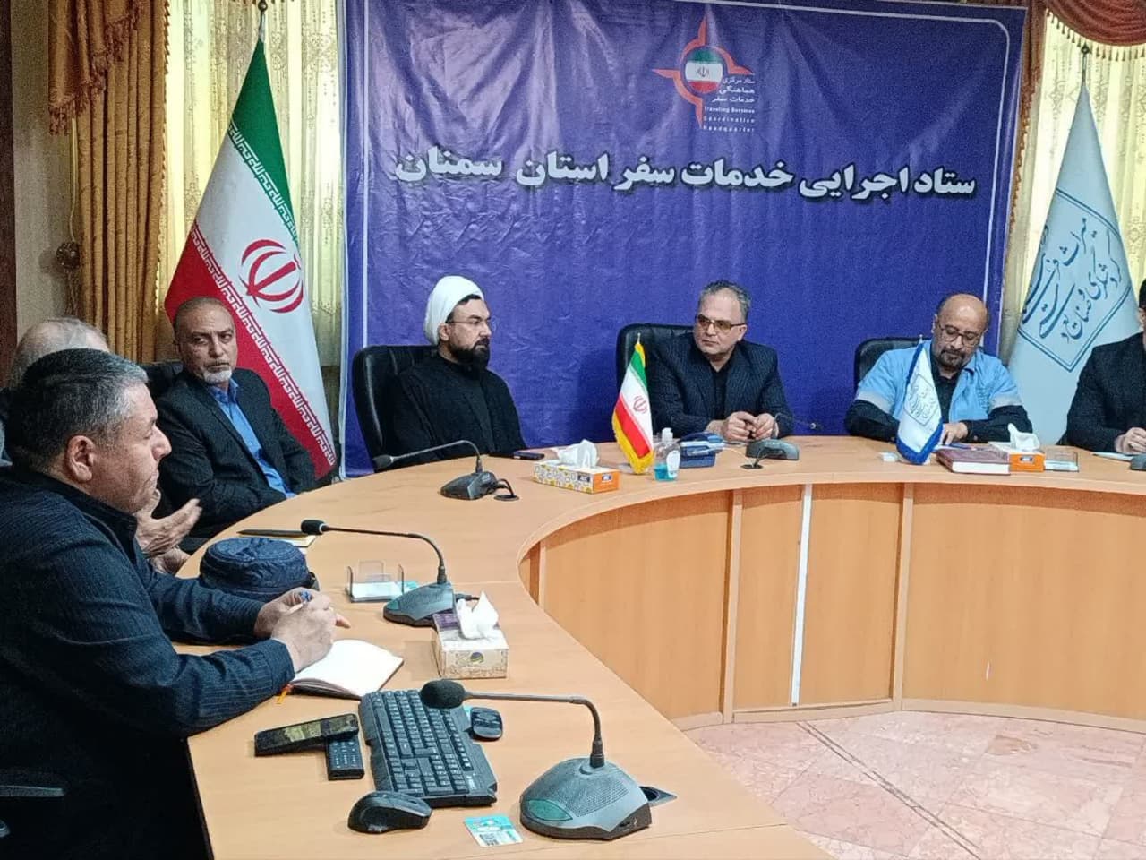 جلسه رسیدگی به مشکلات نمازخانه‌ها و مجتمع‌های خدماتی جاده‌ای در ستاد اجرایی خدمات سفر