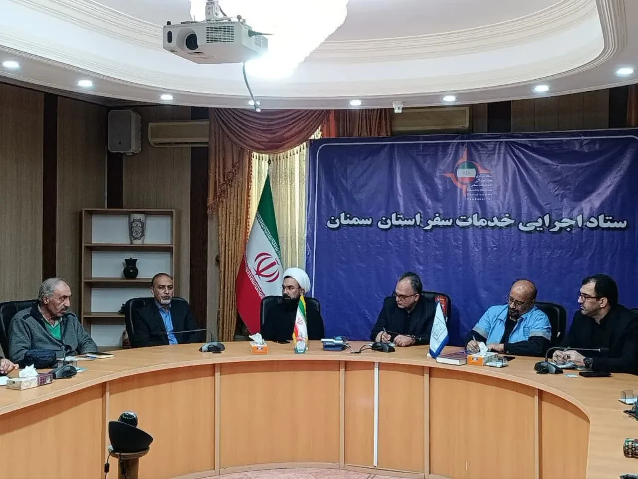 جلسه رسیدگی به مشکلات نمازخانه‌ها و مجتمع‌های خدماتی جاده‌ای در ستاد اجرایی خدمات سفر