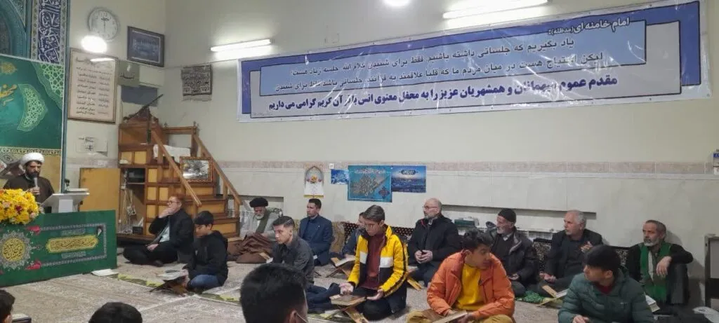 محفل انس با قرآن کریم سی جز در سی روز در سلطانیه برگزار