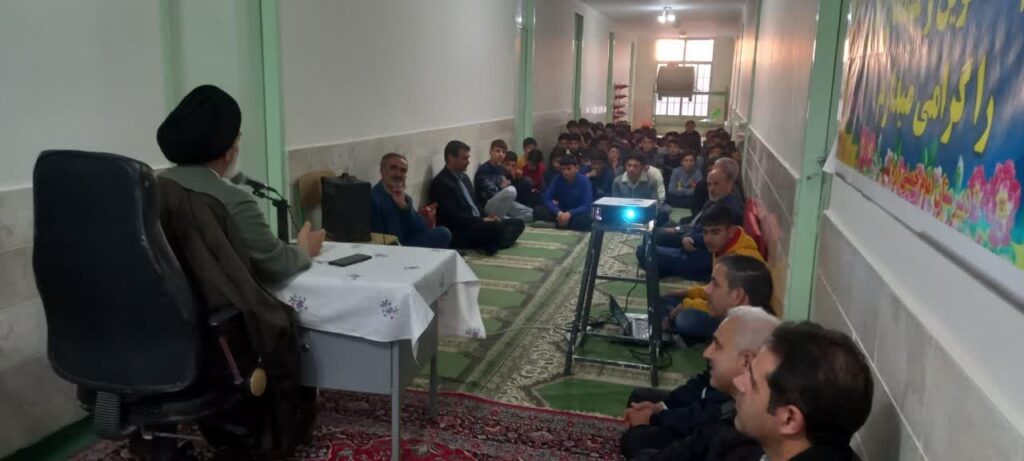 نشست شیوه فرهنگ‌سازی نماز در مدارس سجاس رود برگزار شد
