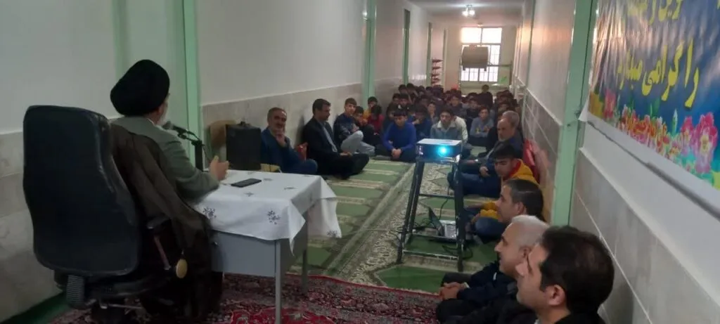 نشست شیوه فرهنگ‌سازی نماز در مدارس سجاس رود برگزار شد