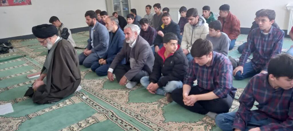 نشست شیوه فرهنگ‌سازی نماز در مدارس سجاس رود برگزار شد