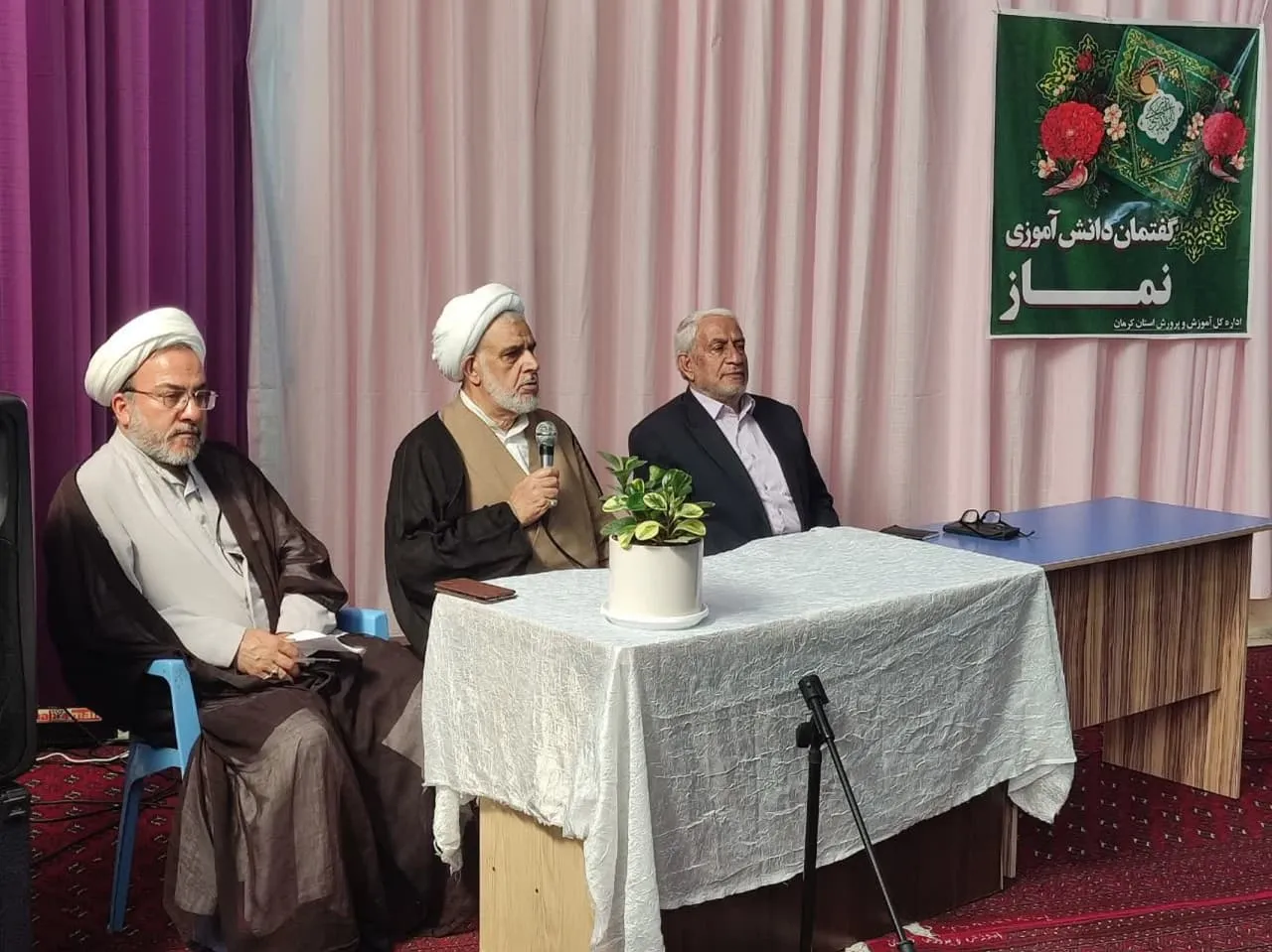 گفتمان دانش آموزی ویژه دختران در دارالقرآن علم الهدی کرمان