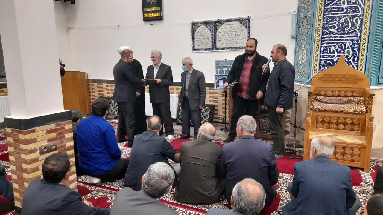 مراسم تجلیل از یاوران نماز اردبیل