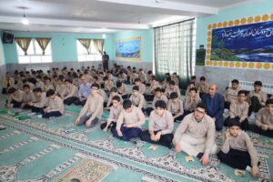 دانش و ارزش را با همدیگر باید بیاموزید / ارزش ها در زندگی شما پررنگ باشد