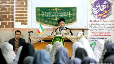 اقامه نماز جماعت ظهر و عصر و گفتگوی صمیمی نماینده ولی فقیه در گلستان با دانش آموزان+ فیلم