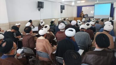 نشست صمیمی اساتید مرکز تخصصی نماز با استاد قرائتی در قم