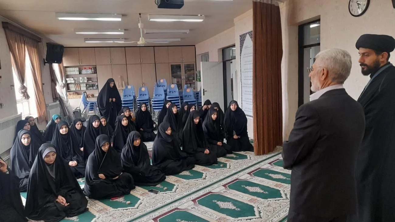 تجلیل از دانشجو معلمان فعال در اردبیل