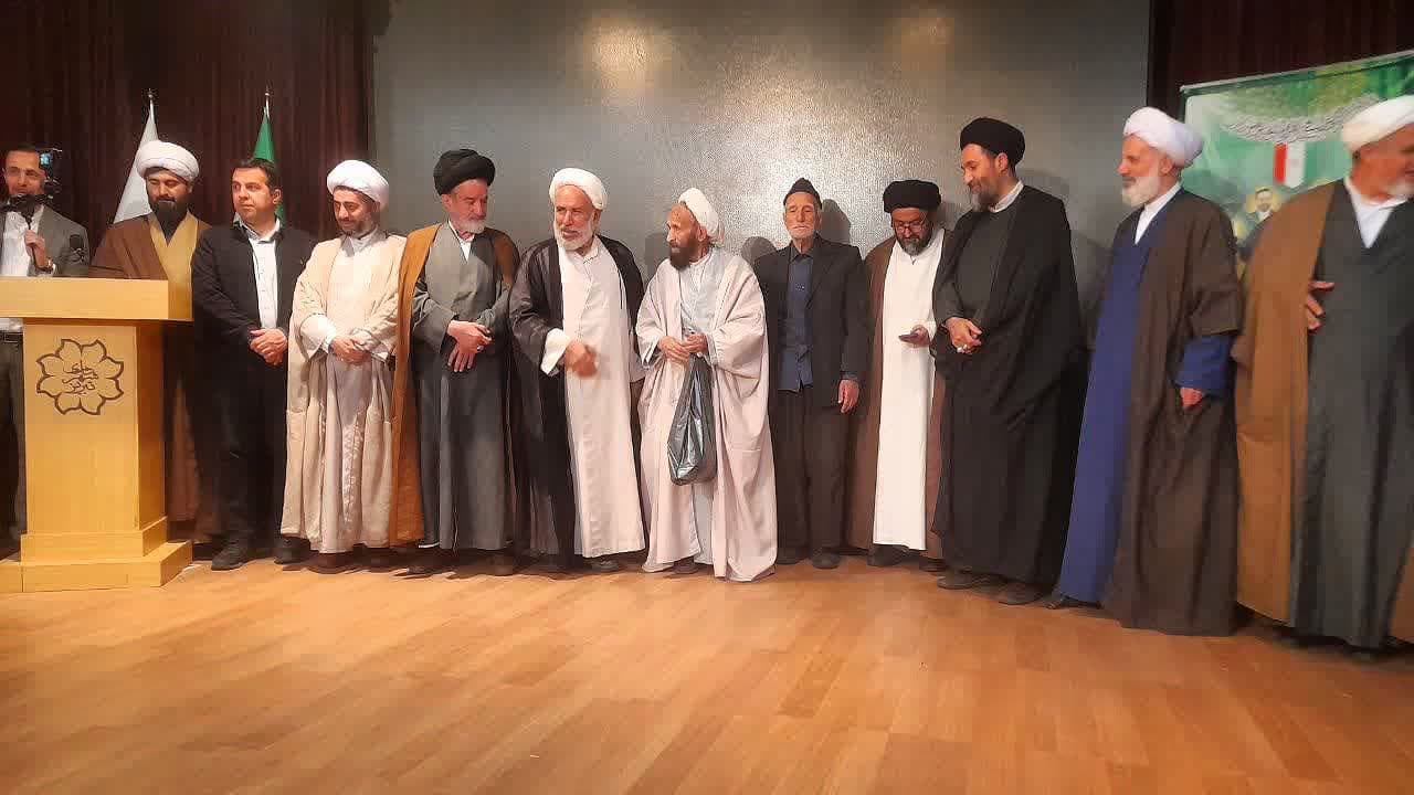 تجلیل از امام جماعت مسجد کلاهی تبریز