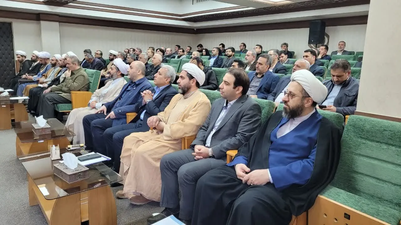 همایش دبیران شورای اقامه نماز دستگاه‌های اجرایی تبریز