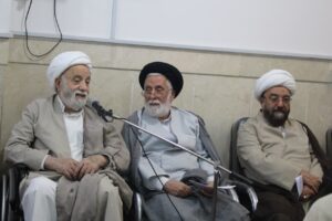 نشست صمیمی اساتید مرکز تخصصی نماز با استاد قرائتی در قم